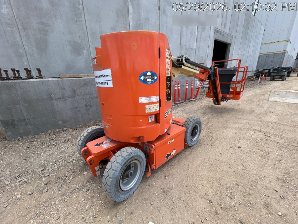 2019 JLG E300AJP