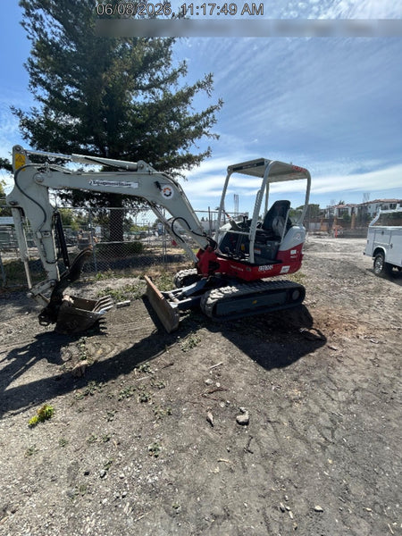 2022 TAKEUCHI TB235-2R
