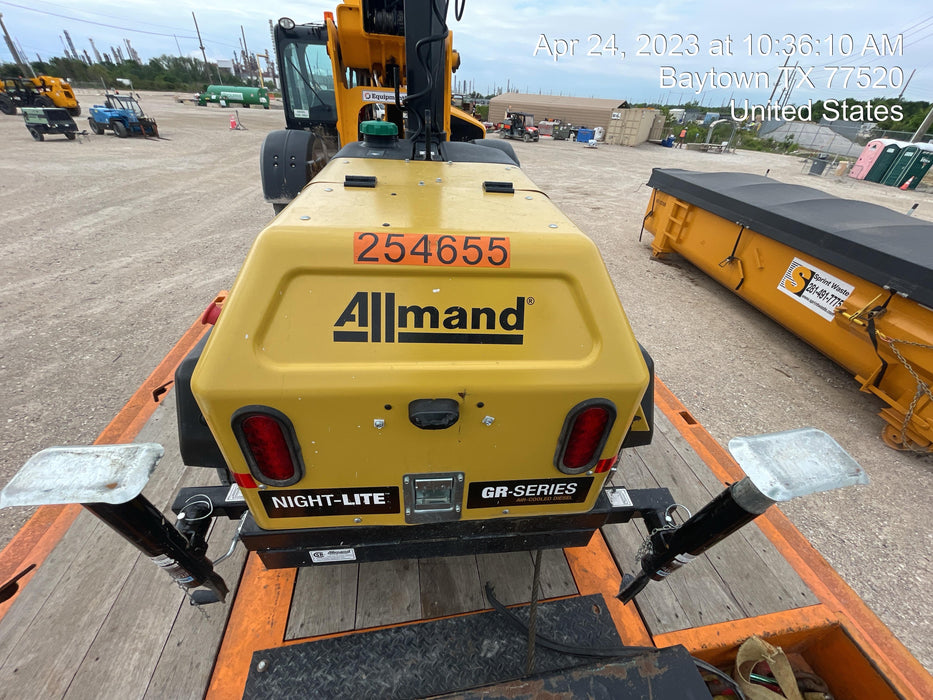 2022 Allmand NLV3GR (4) LED Light Fixture 350W, 23' Vertical Mast, 3kW Prime, Towable, ES Decals, T3