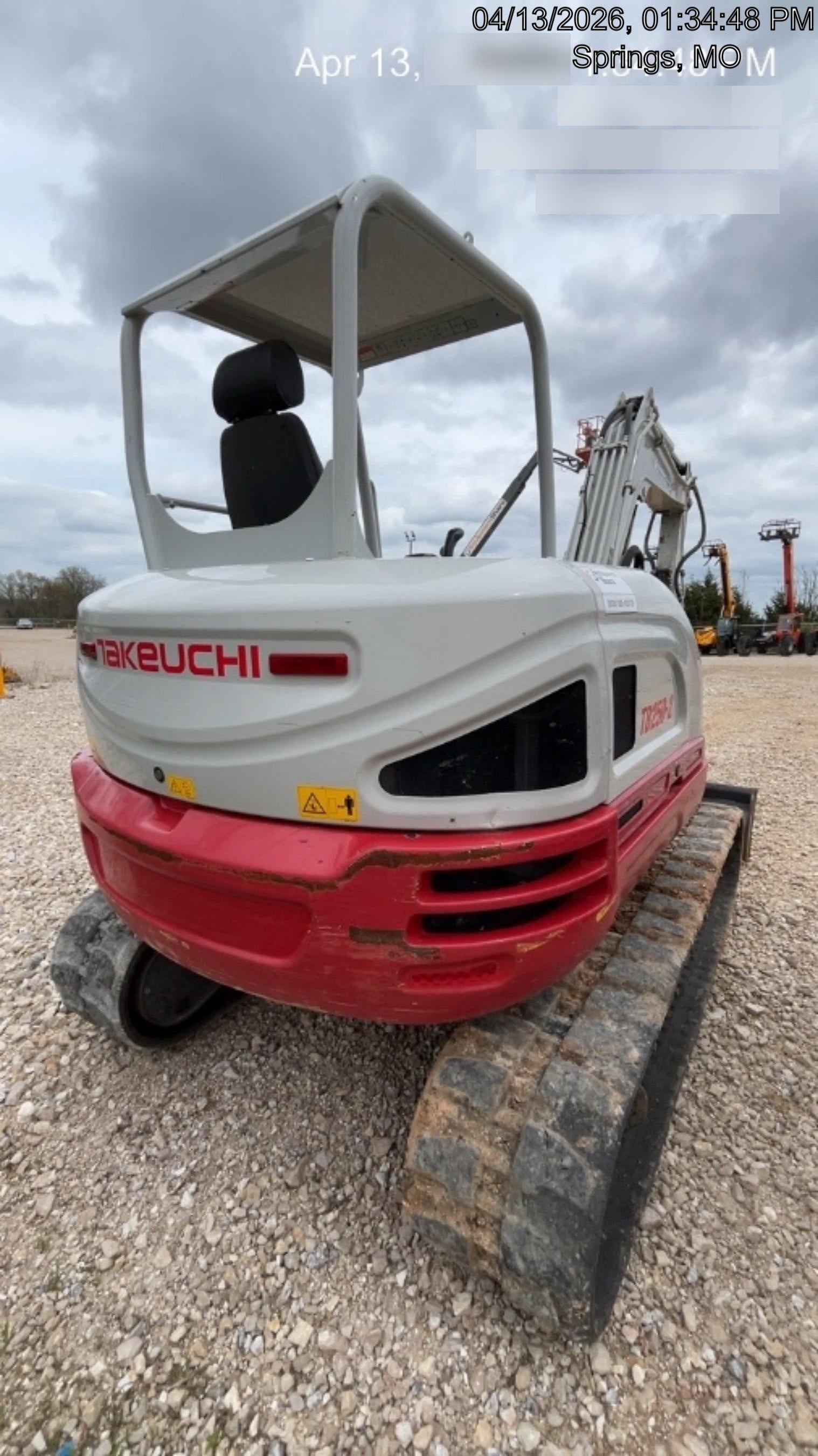 2022 TAKEUCHI TB250-2R