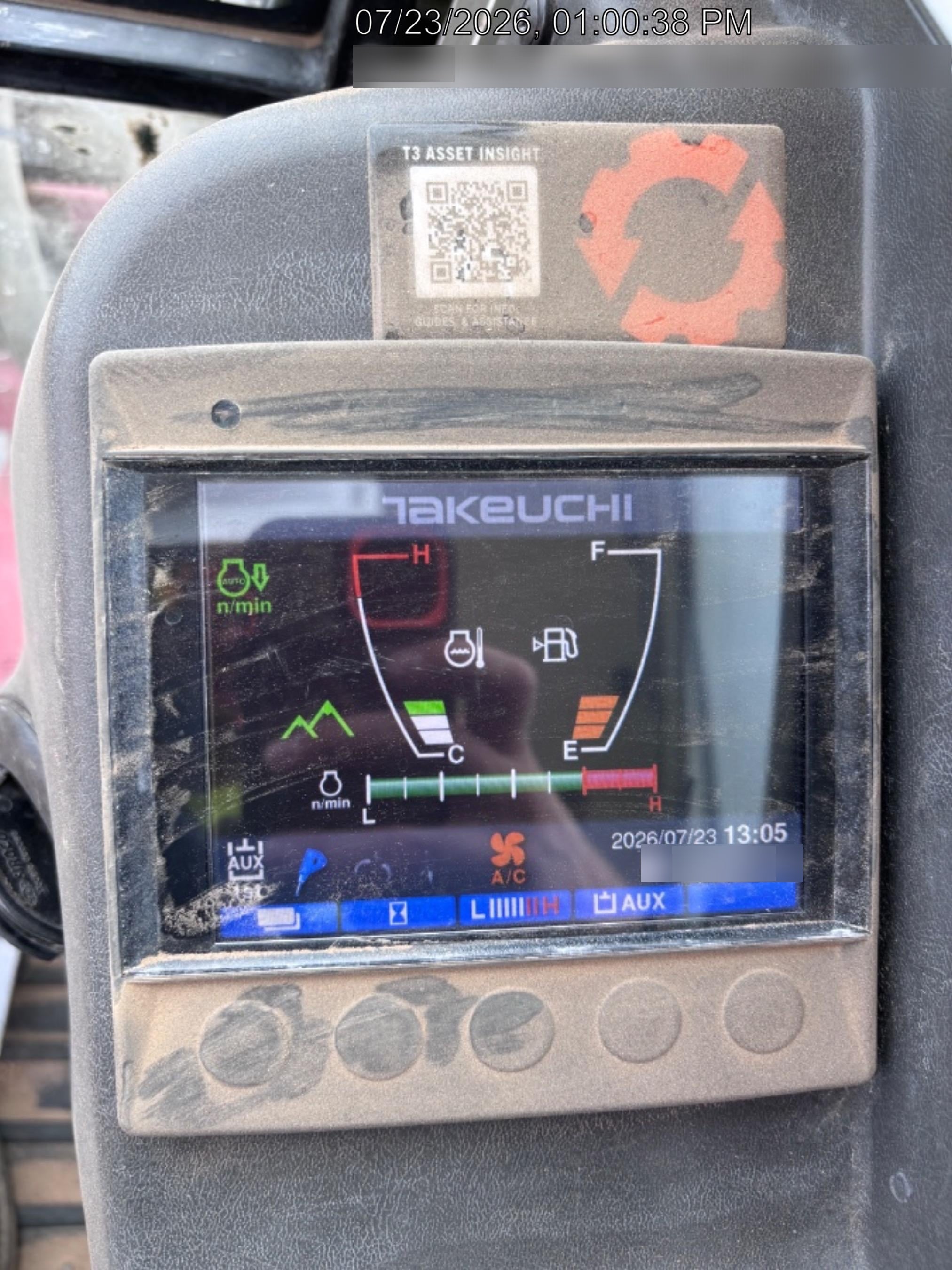 2022 TAKEUCHI TB250-2CR