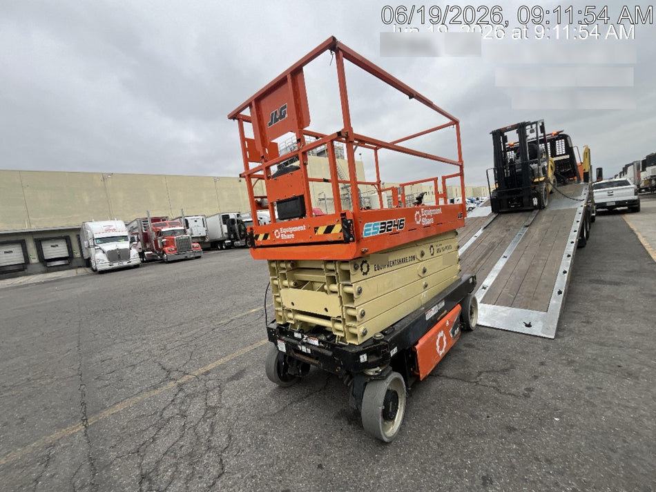 2022 JLG ES3246