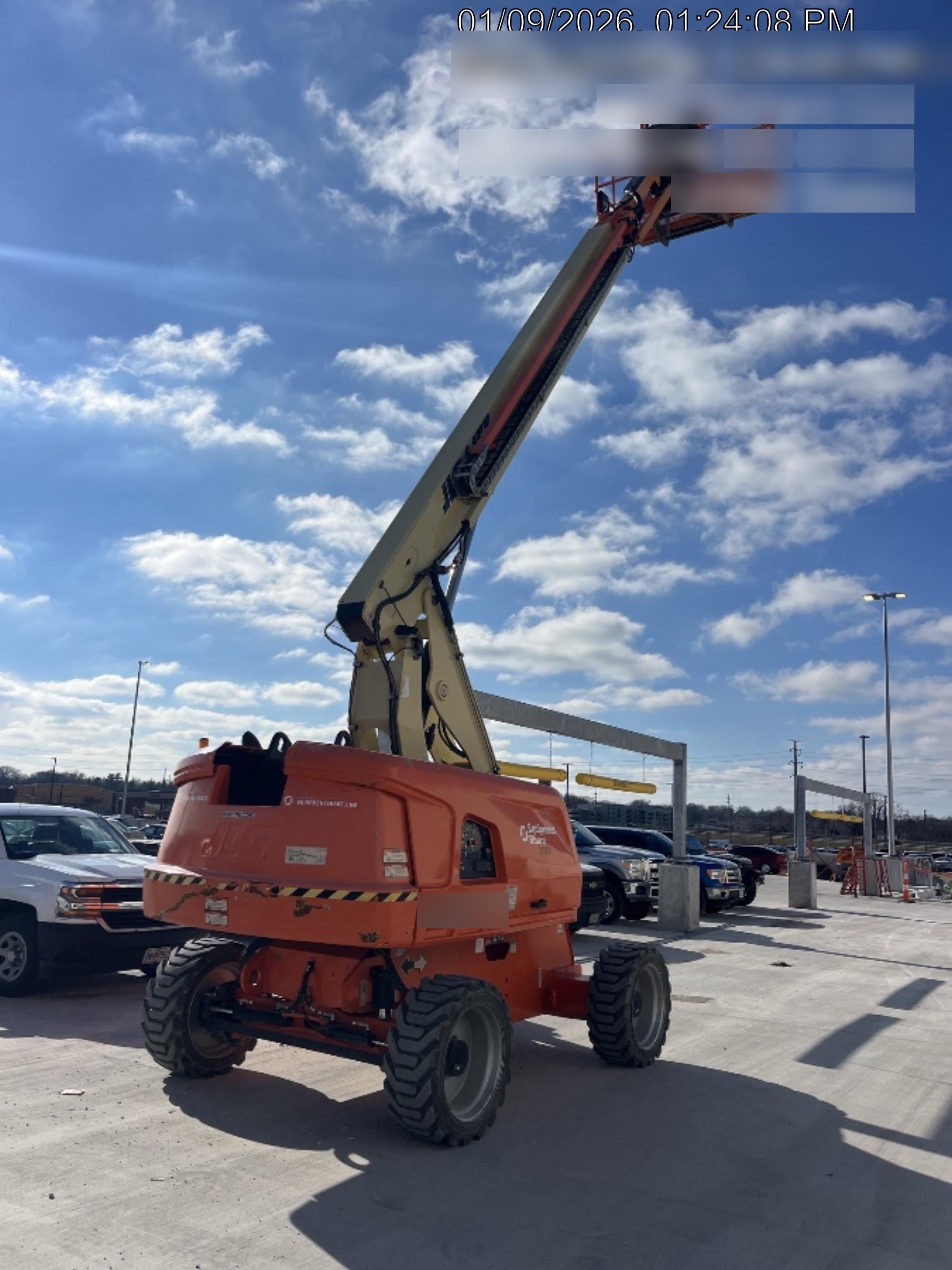 2022 JLG 660SJ