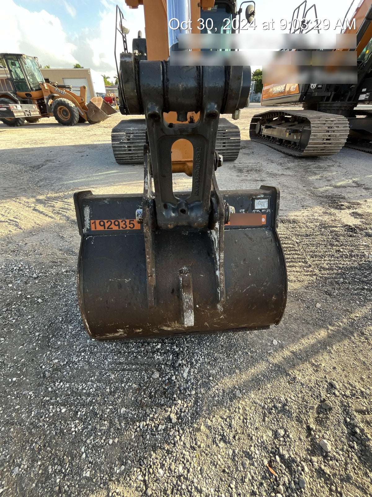 2017 CASE 36" Bucket - Case
