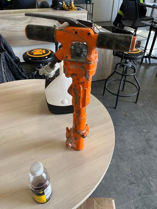 2023 MICHIGAN PNEUMATIC ES-TPB30-1-TRACKER