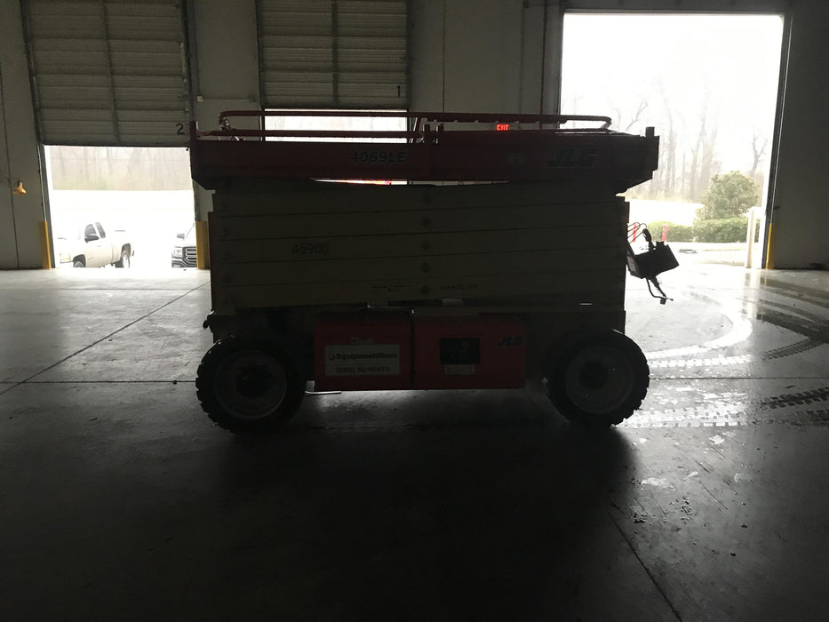 2019 JLG 4069LE