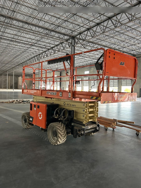 2023 JLG RT4069