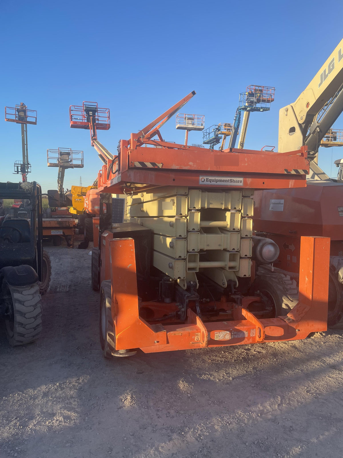 2019 JLG 530LRT