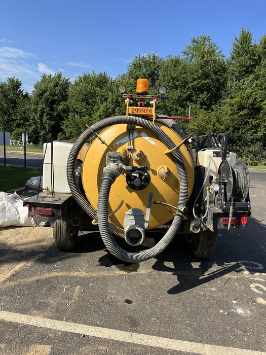 2023 VAC-TRON LP573XDT