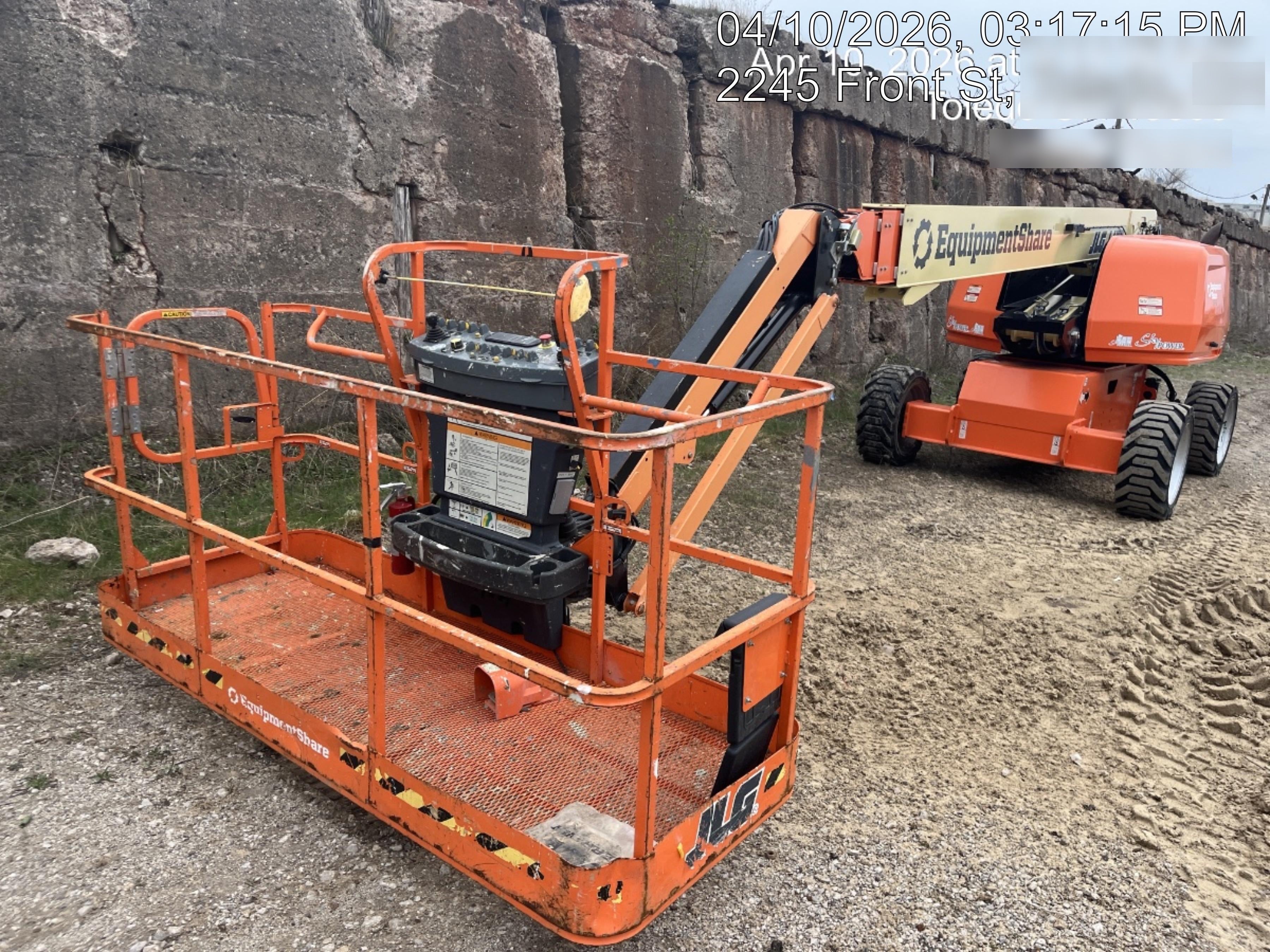 2022 JLG 660SJ