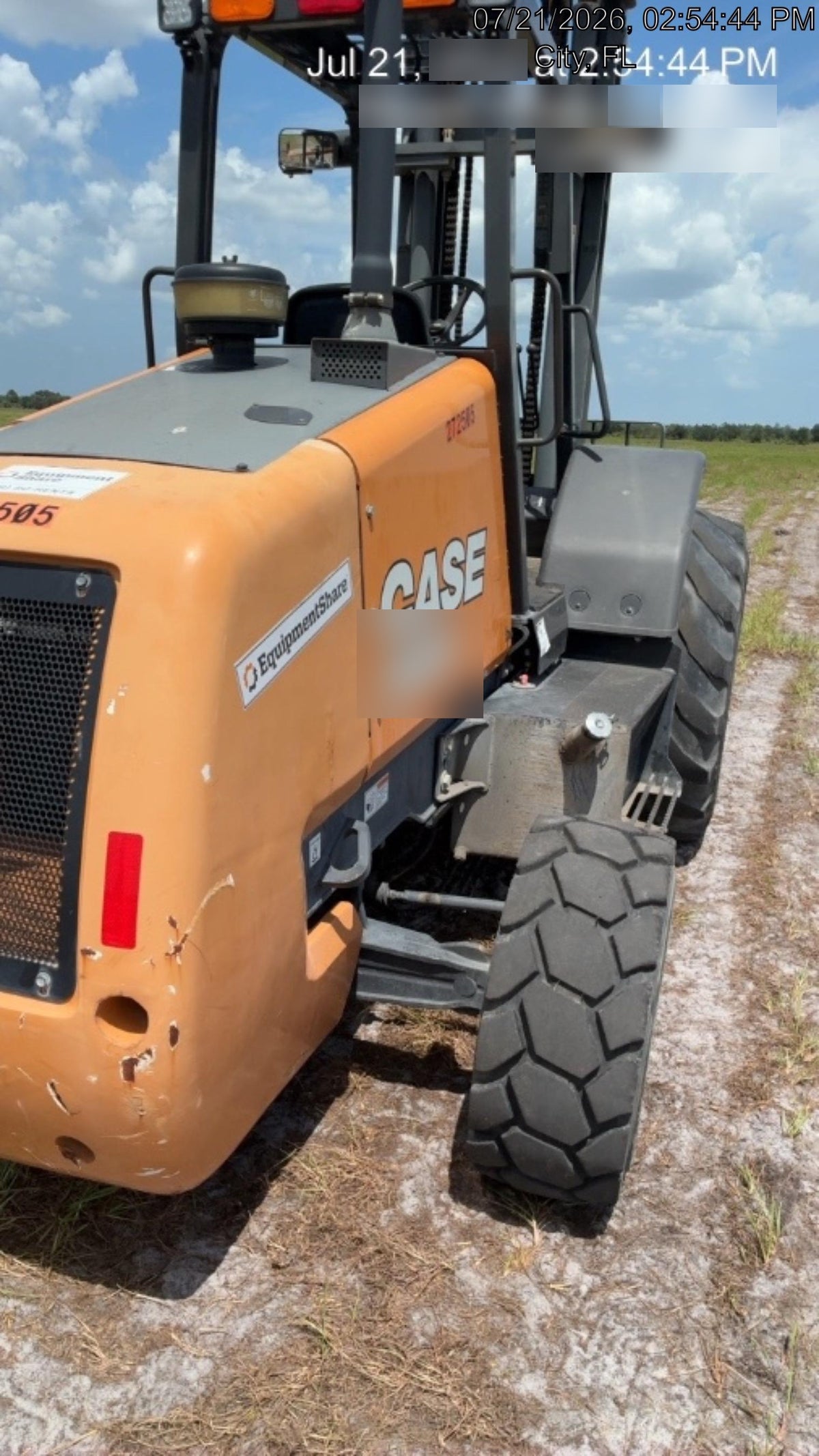 2023 CASE 588H