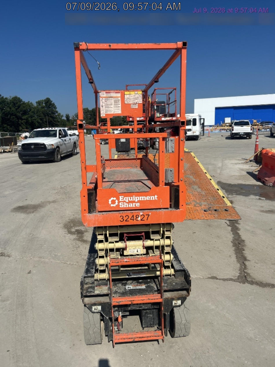 2023 JLG ES2632