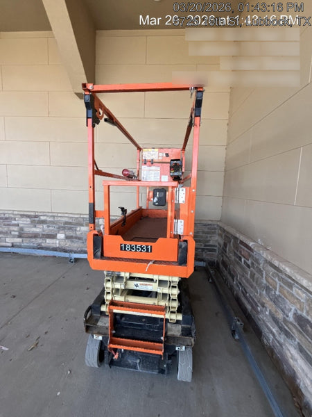 2021 JLG ES1932