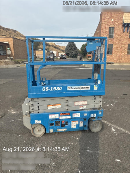 2020 Genie GS-1930 Solid Non Marking Tires, Beacon, Folding rails with half height swing gate, 800W Inverter