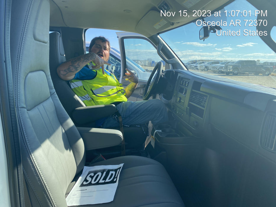 2023 CHEVROLET Express Van - Rental