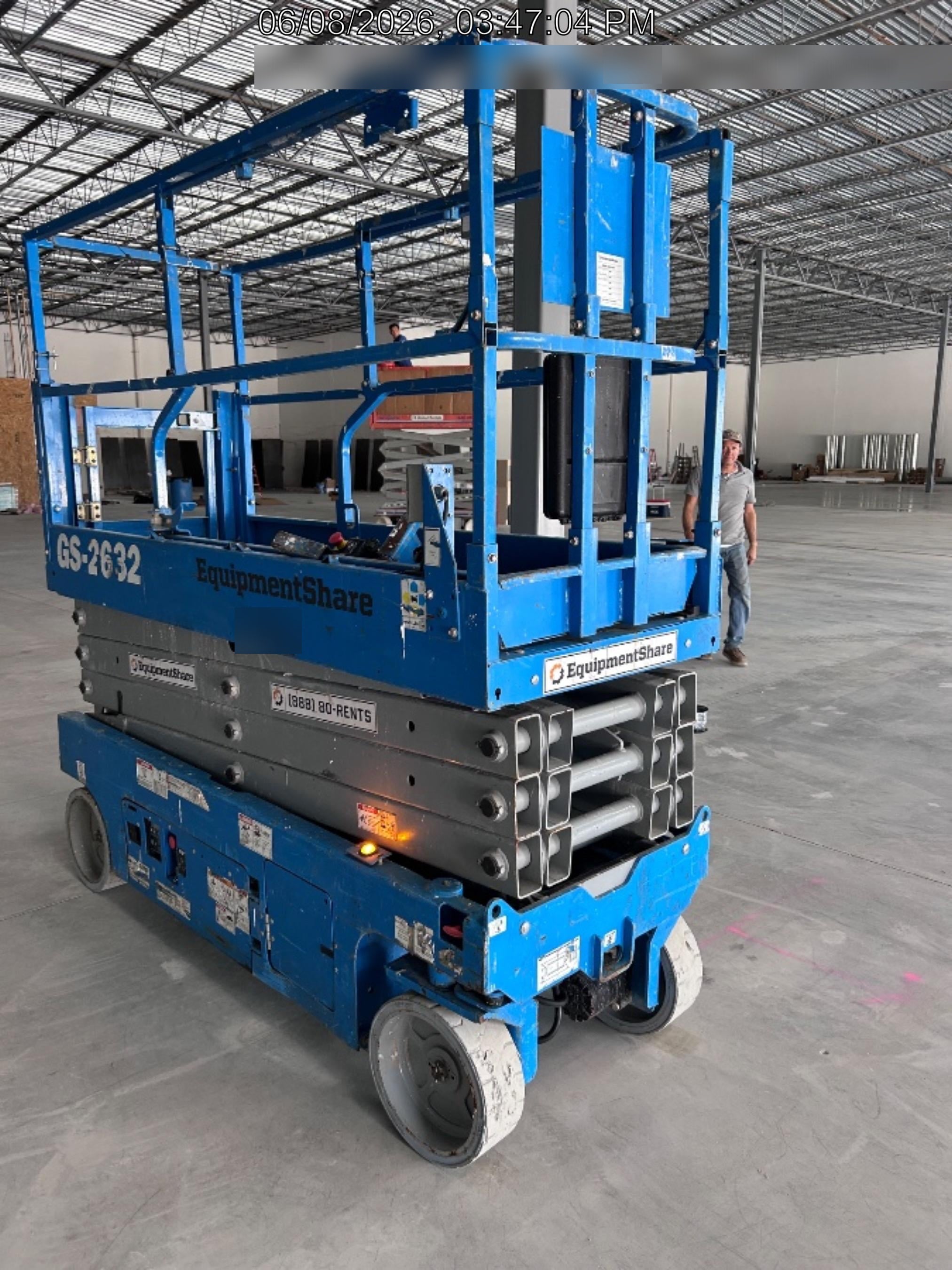 2019 Genie GS-2632 Folding rails with half height swing gate