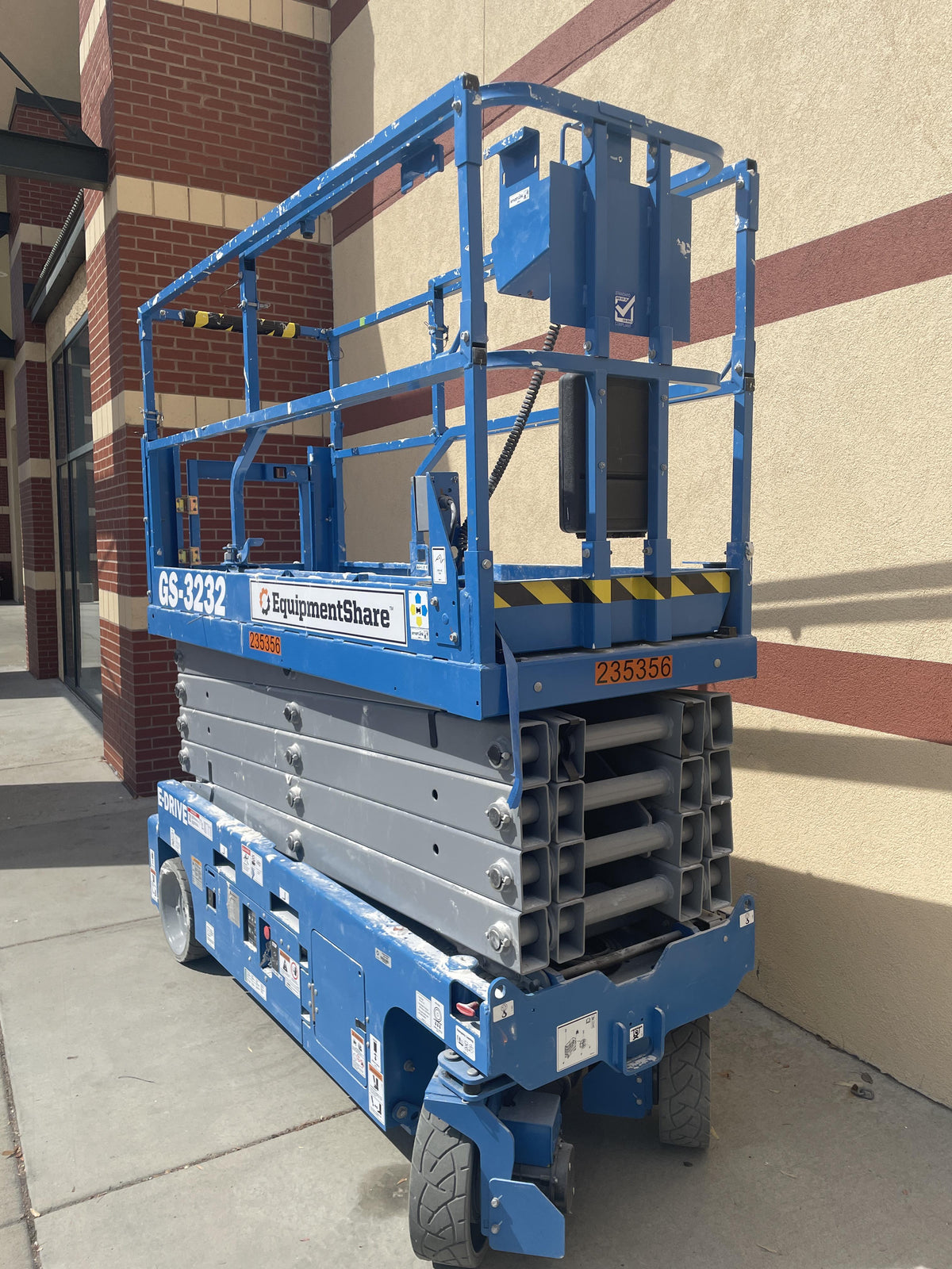 2022 GENIE GS-3232