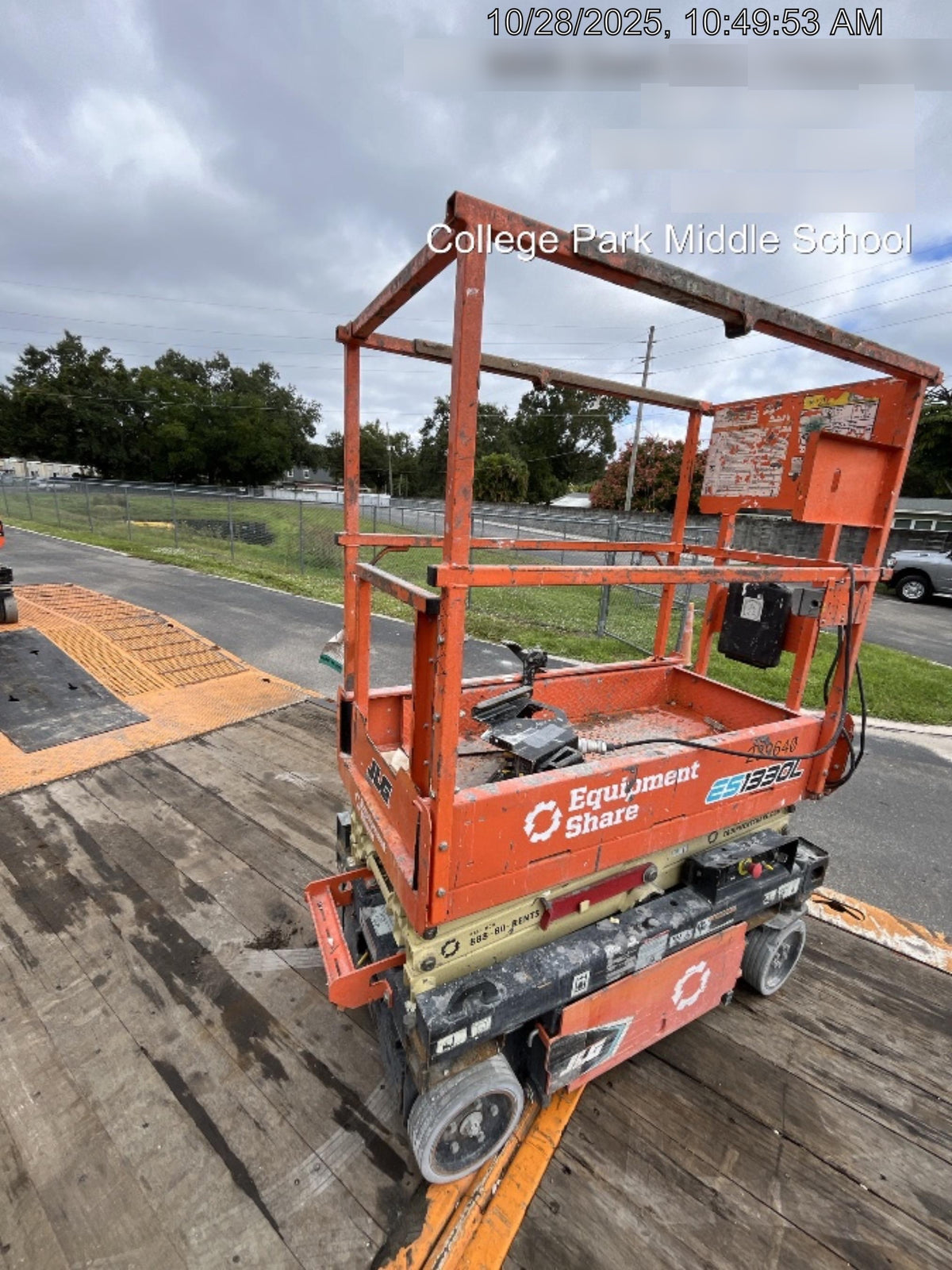 2022 JLG ES1330L