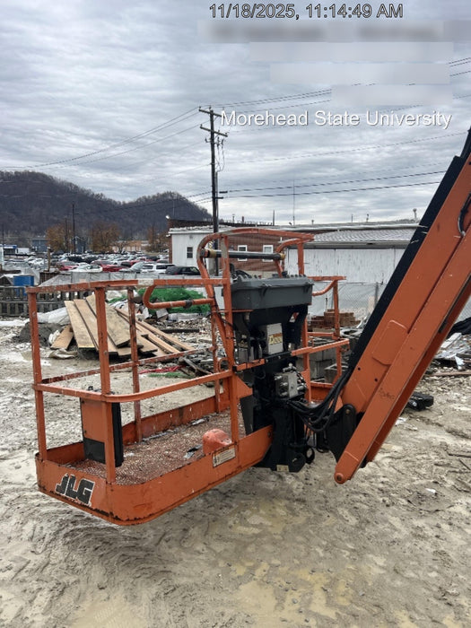 2019 JLG 800AJ