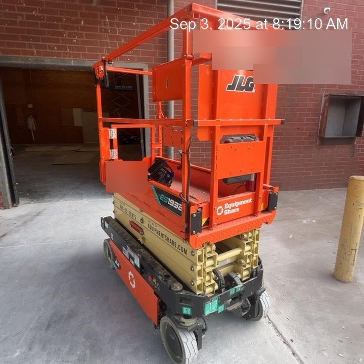 2025 JLG ES1932