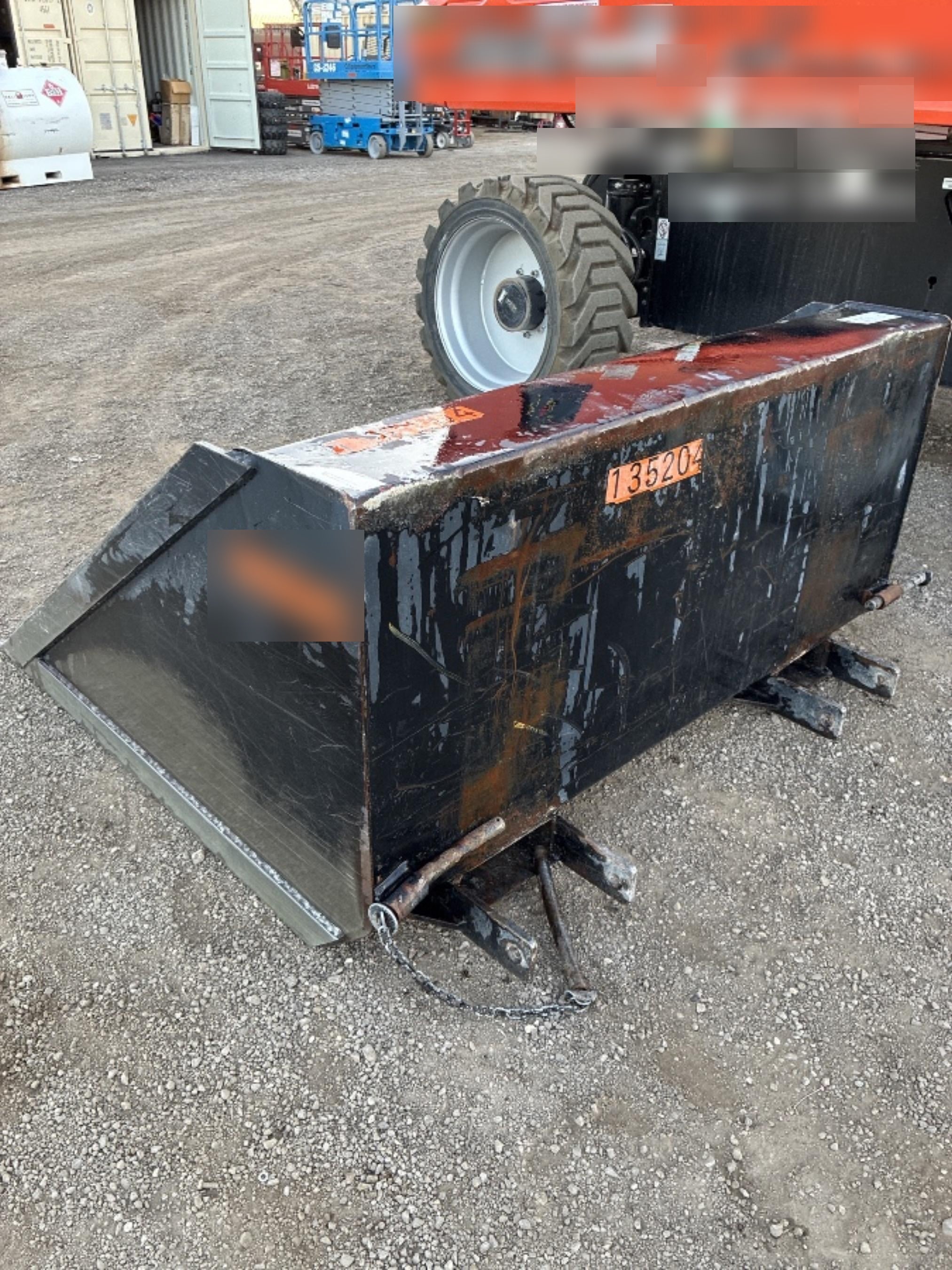 2021 ARROW MATERIAL HANDLING Telehandler Fork Bucket