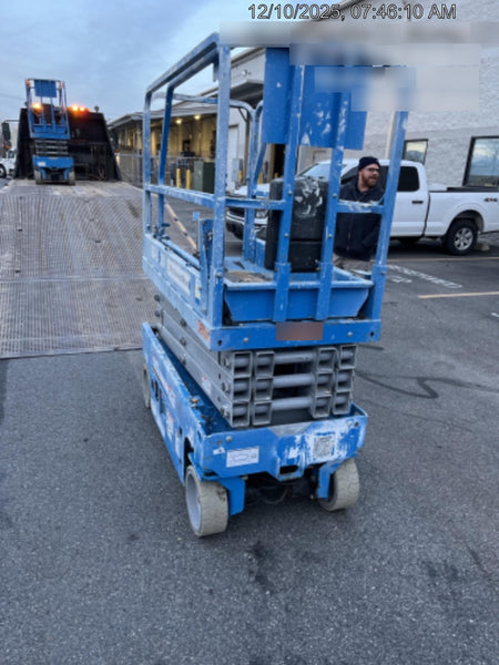 2019 Genie GS-1930 Fixed rails with chain Entry