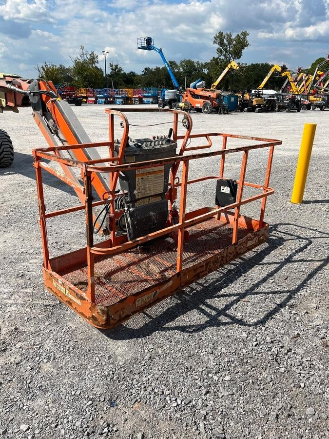 2019 JLG 660SJ