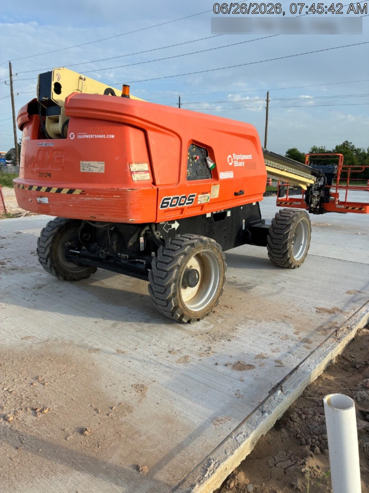 2023 JLG 600S
