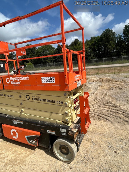 2023 JLG ES3246