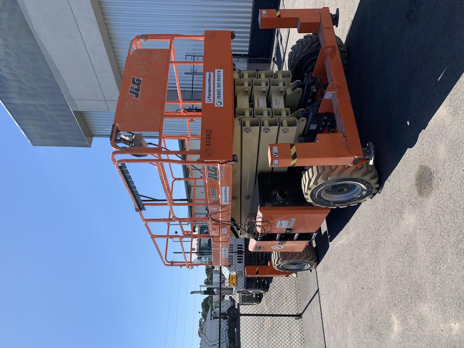 2019 JLG 430LRT