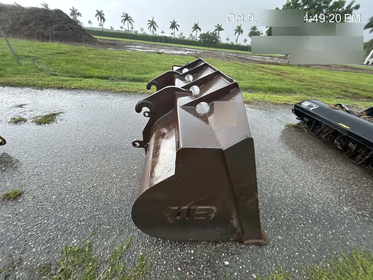 2018 WERK-BRAU 3.0 cu yd Bucket - Werk-Brau