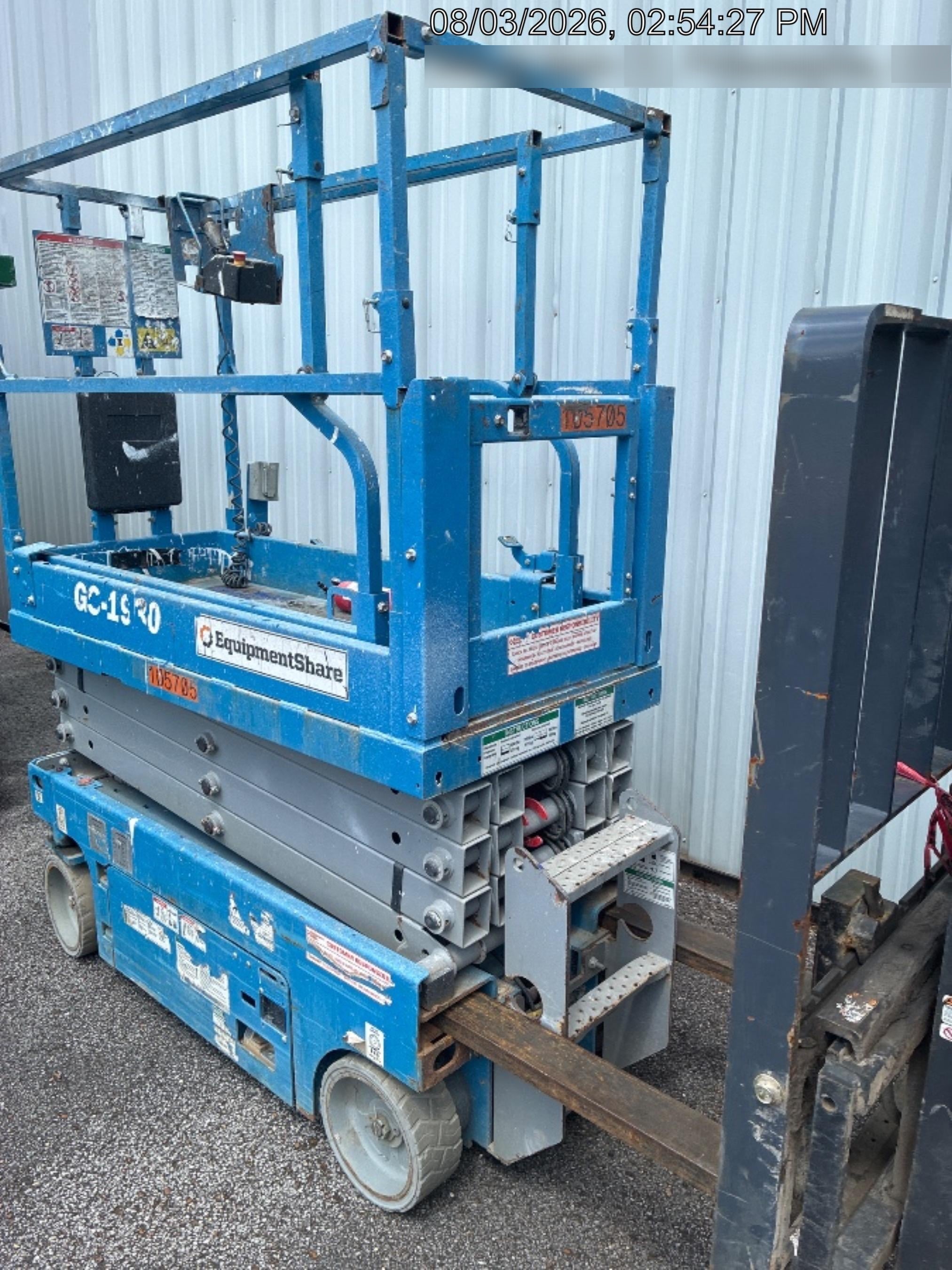 2020 Genie GS-1930 Solid Non Marking Tires, Beacon, Folding rails with half height swing gate