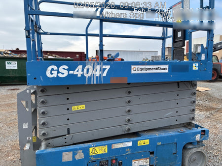 2019 Genie GS-4047 Folding rails with half height swing gate