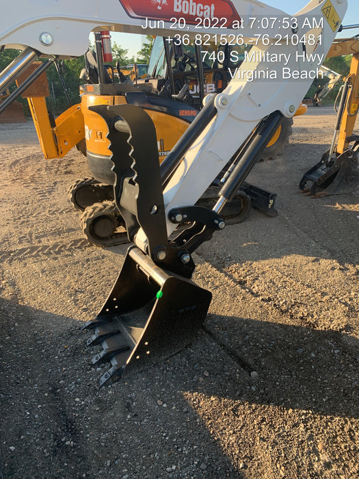 2022 Bobcat E50 Cab/Heat/Air, Rubber Tracks, Manual QC, Hydraulic Thumb