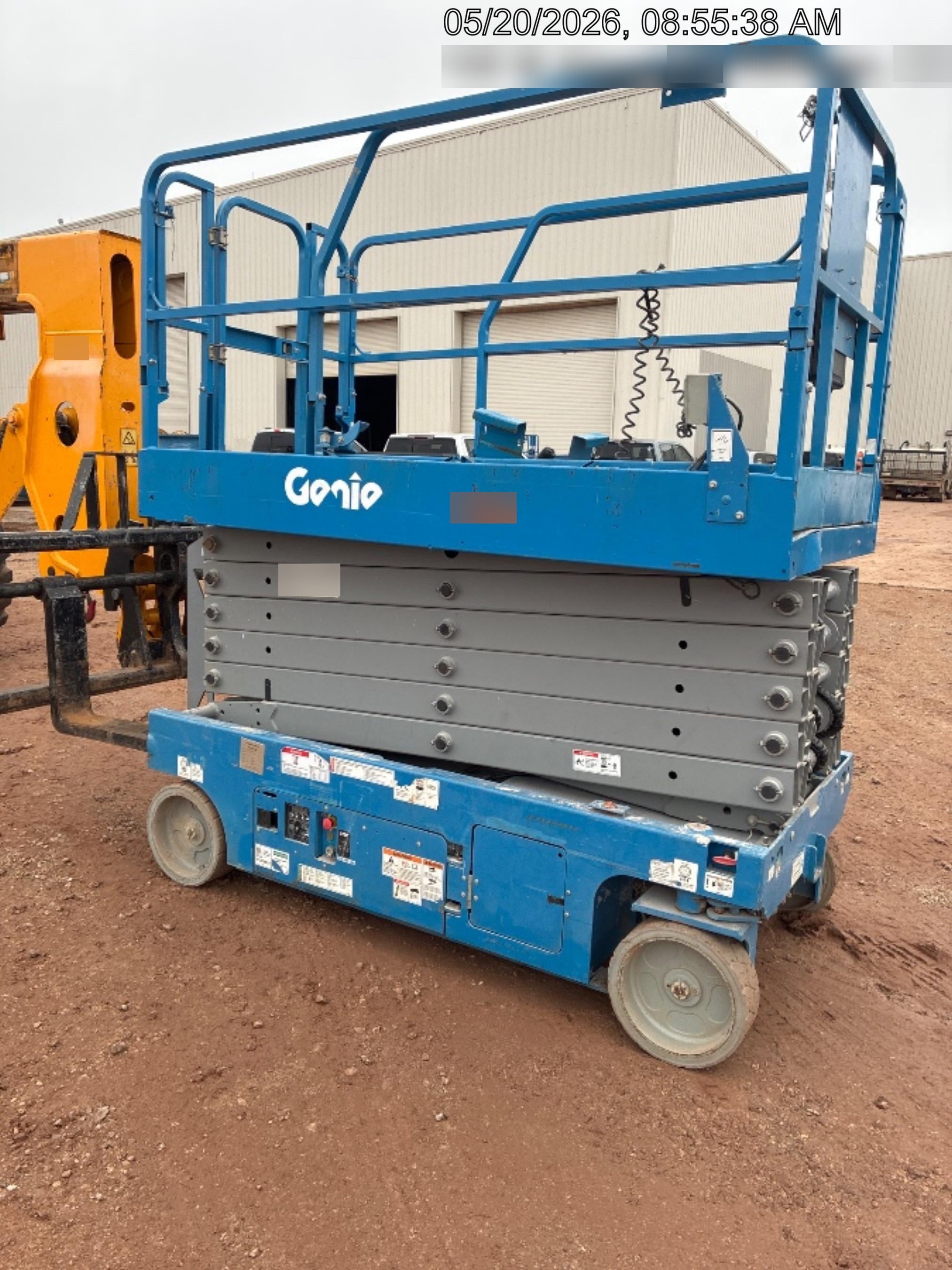 2019 Genie GS-4047 Folding rails with half height swing gate
