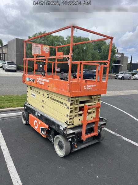 2022 JLG ES3246