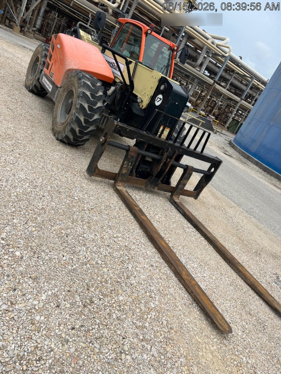 2022 JLG 1732