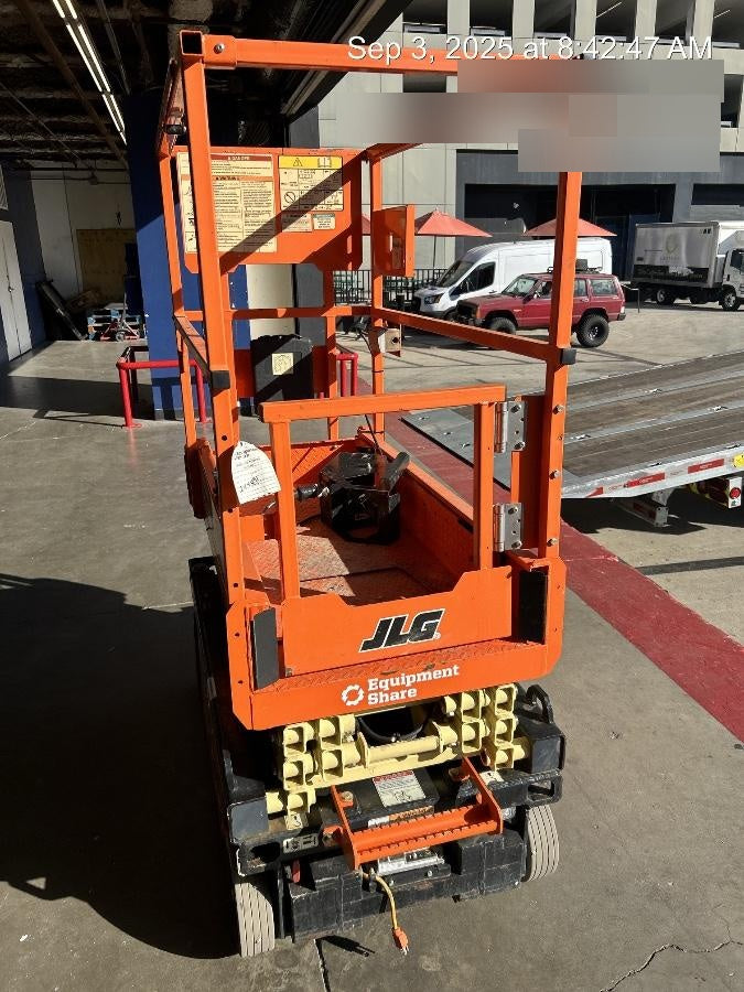 2022 JLG ES1330L
