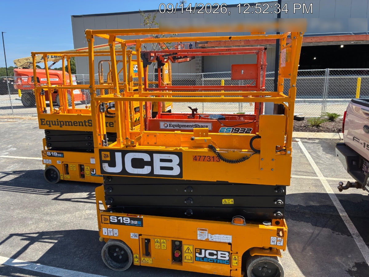 2021 JLG ES1932