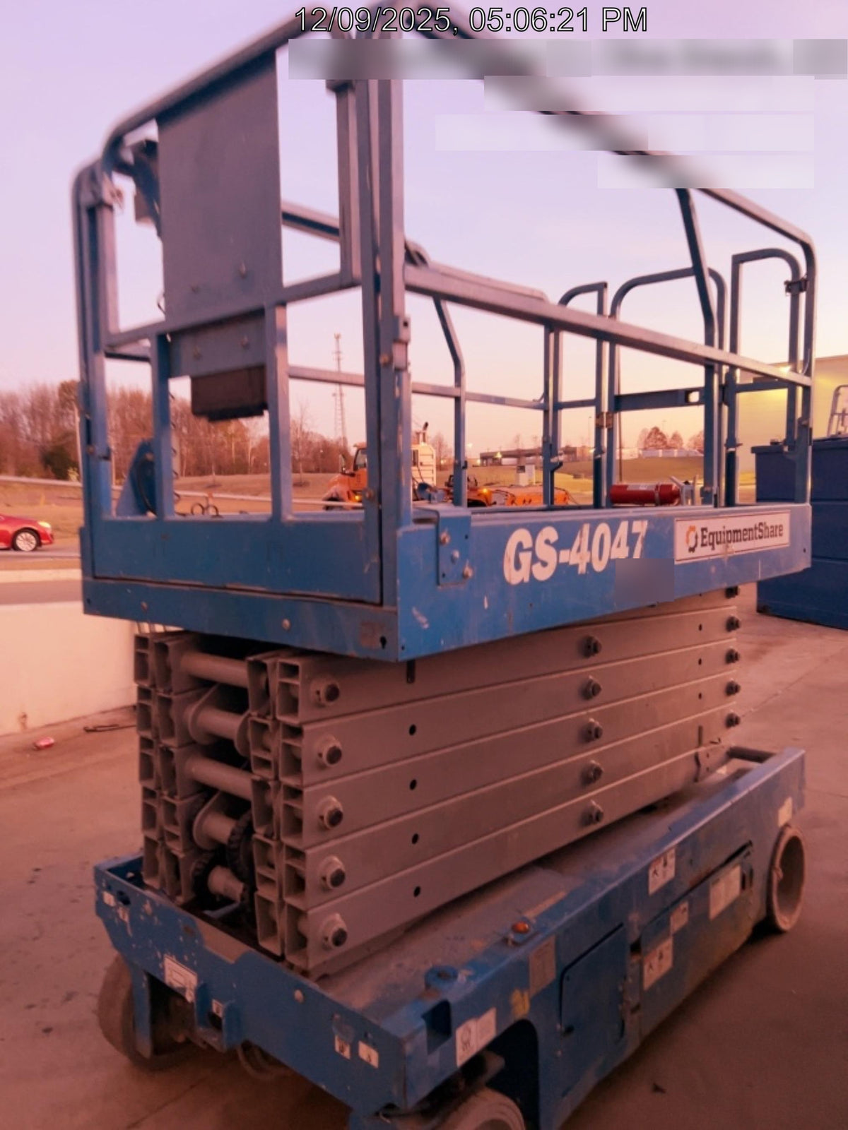 2019 Genie GS-4047 Folding rails with half height swing gate