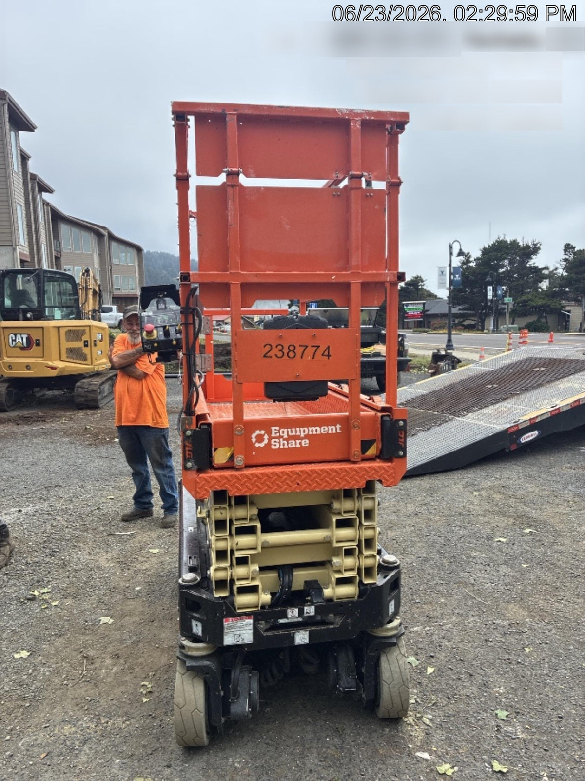 2022 JLG ES1932