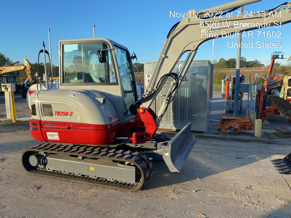 2022 TAKEUCHI TB250-2CR