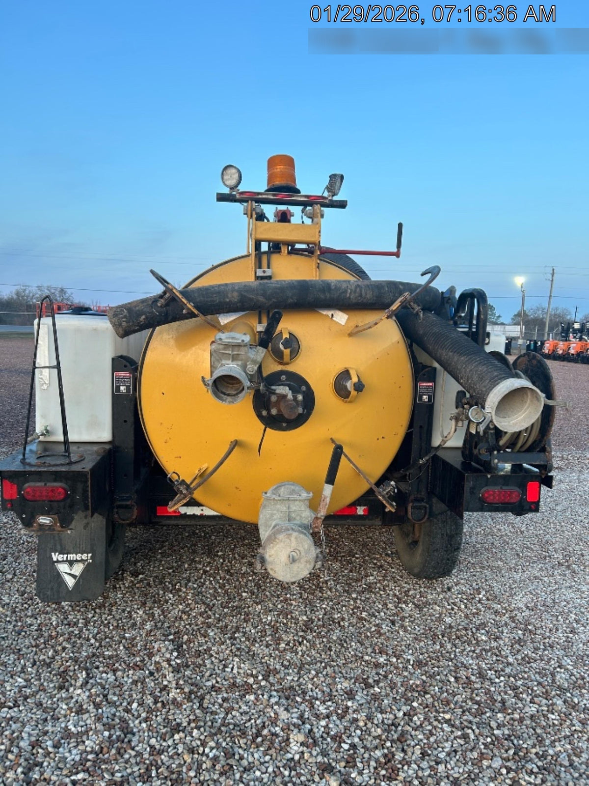 2023 Vac-Tron LP573XDT T4 Koehler Diesel Engine, 500 Gallon Debris Tank, x2 100 Gallon Water Tanks