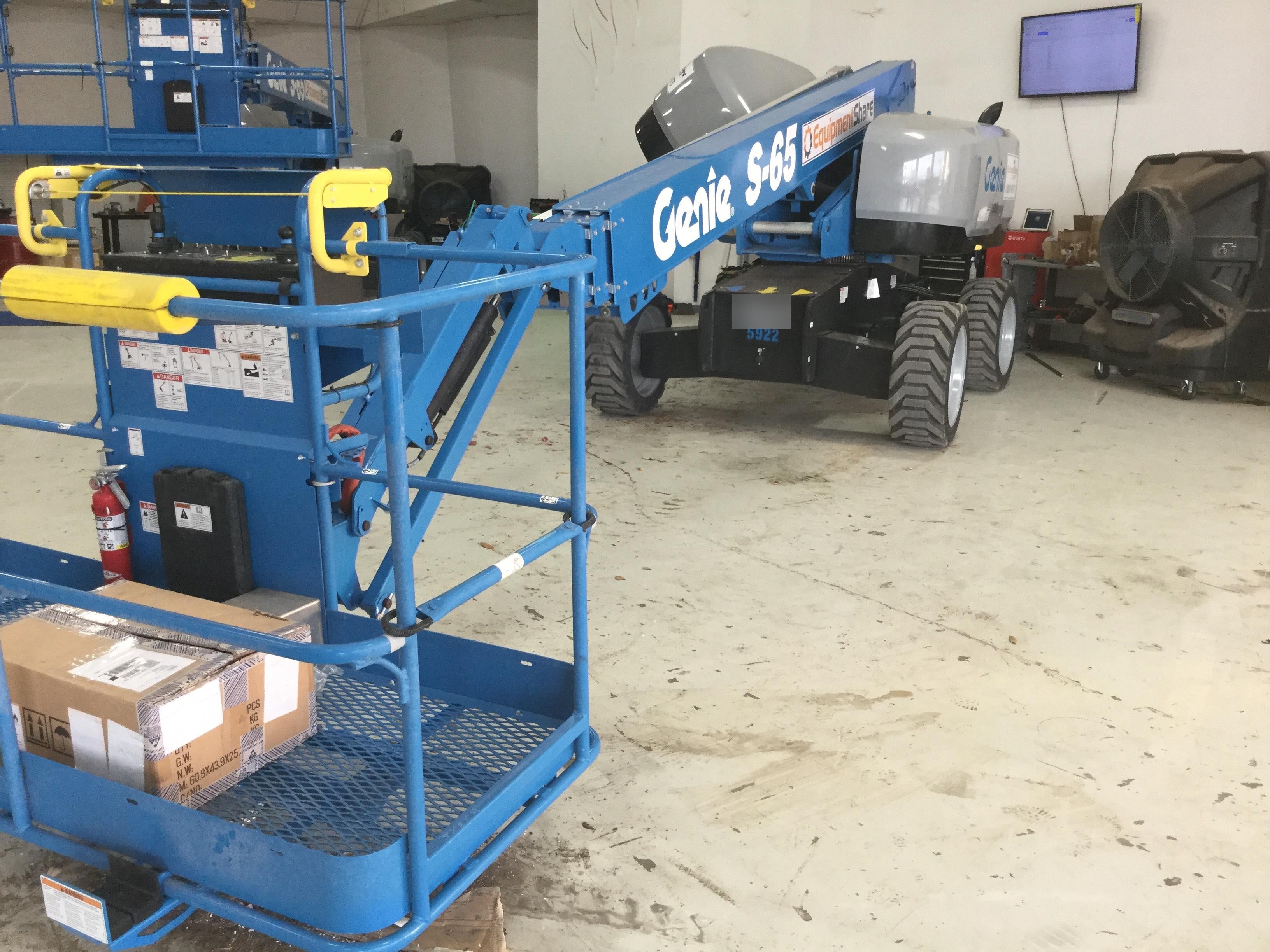 2017 GENIE S-65