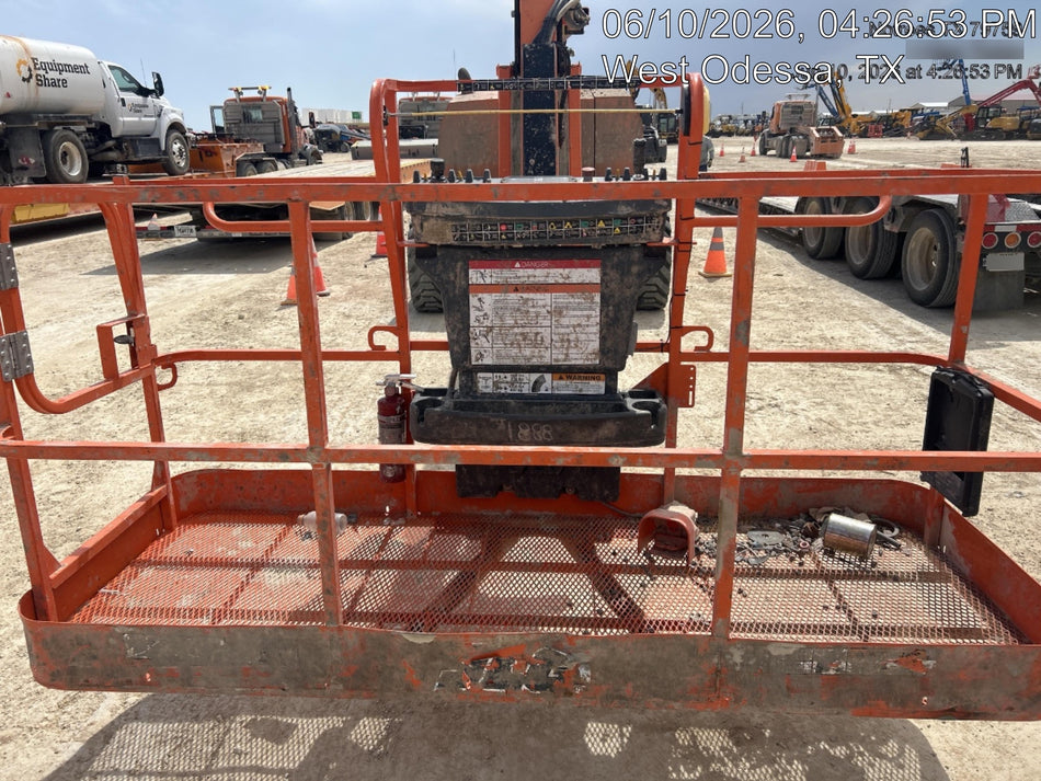2021 JLG 800AJ