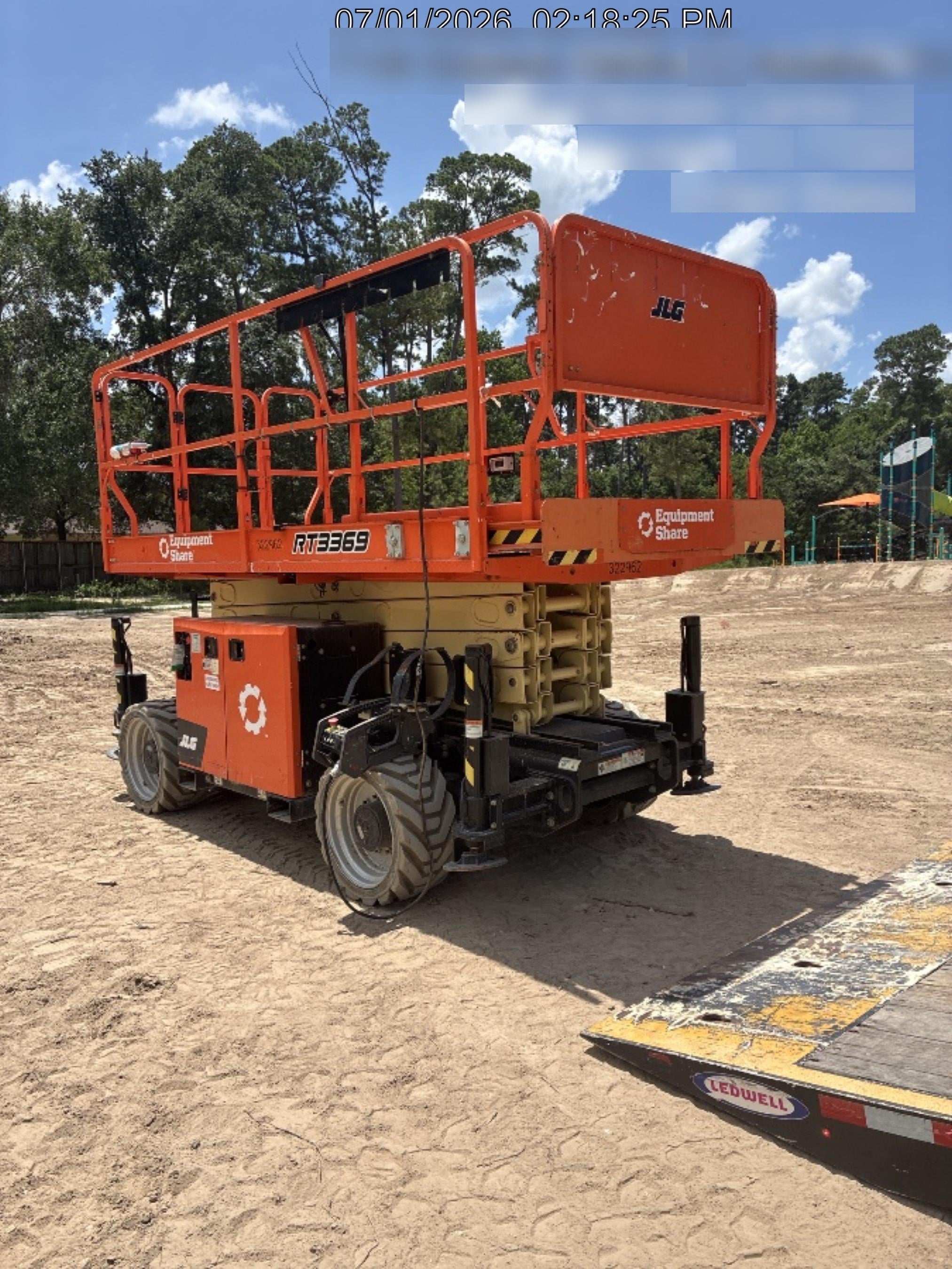 2023 JLG RT3369