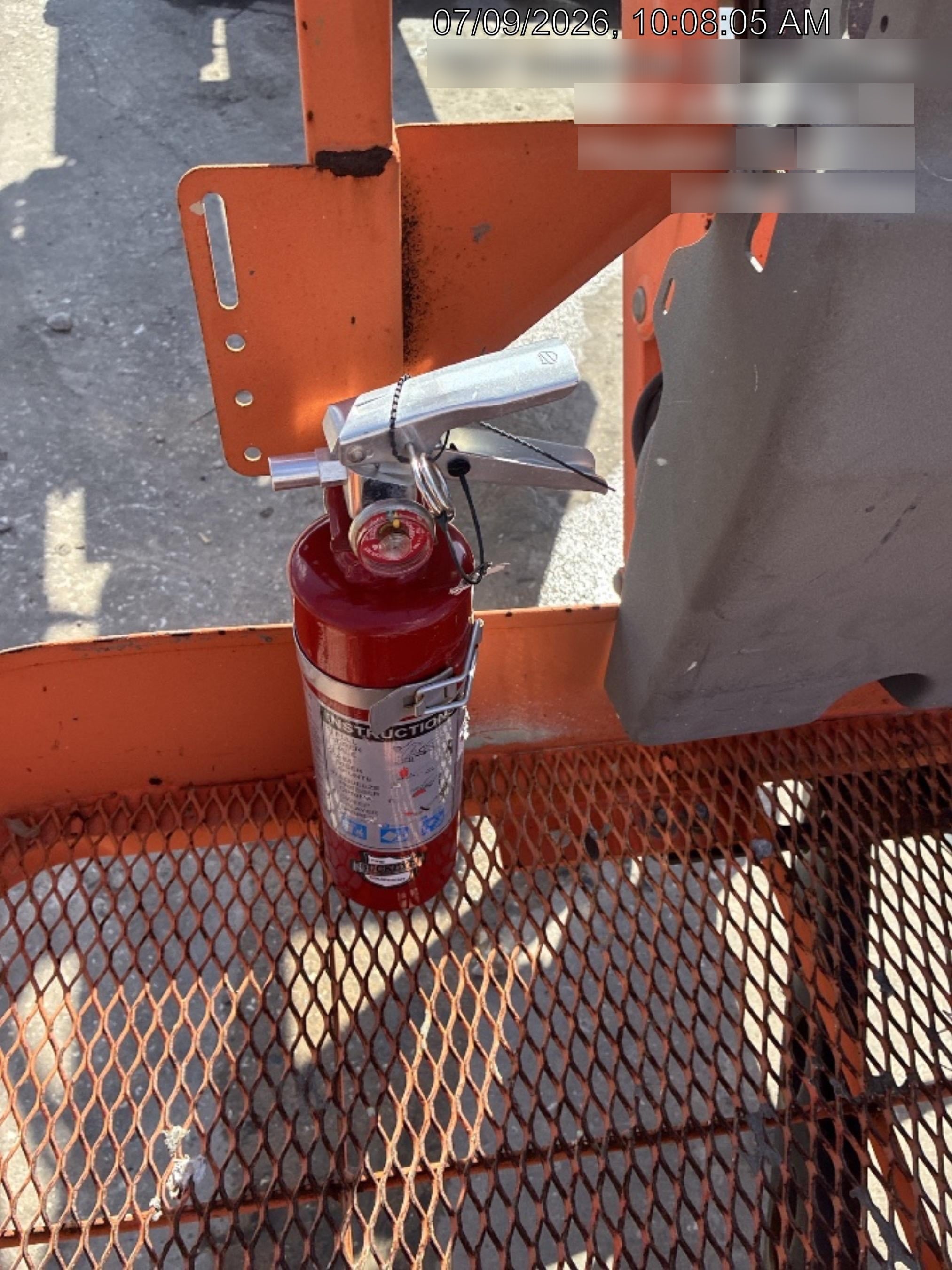 2016 JLG E450AJ