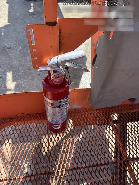 2016 JLG E450AJ