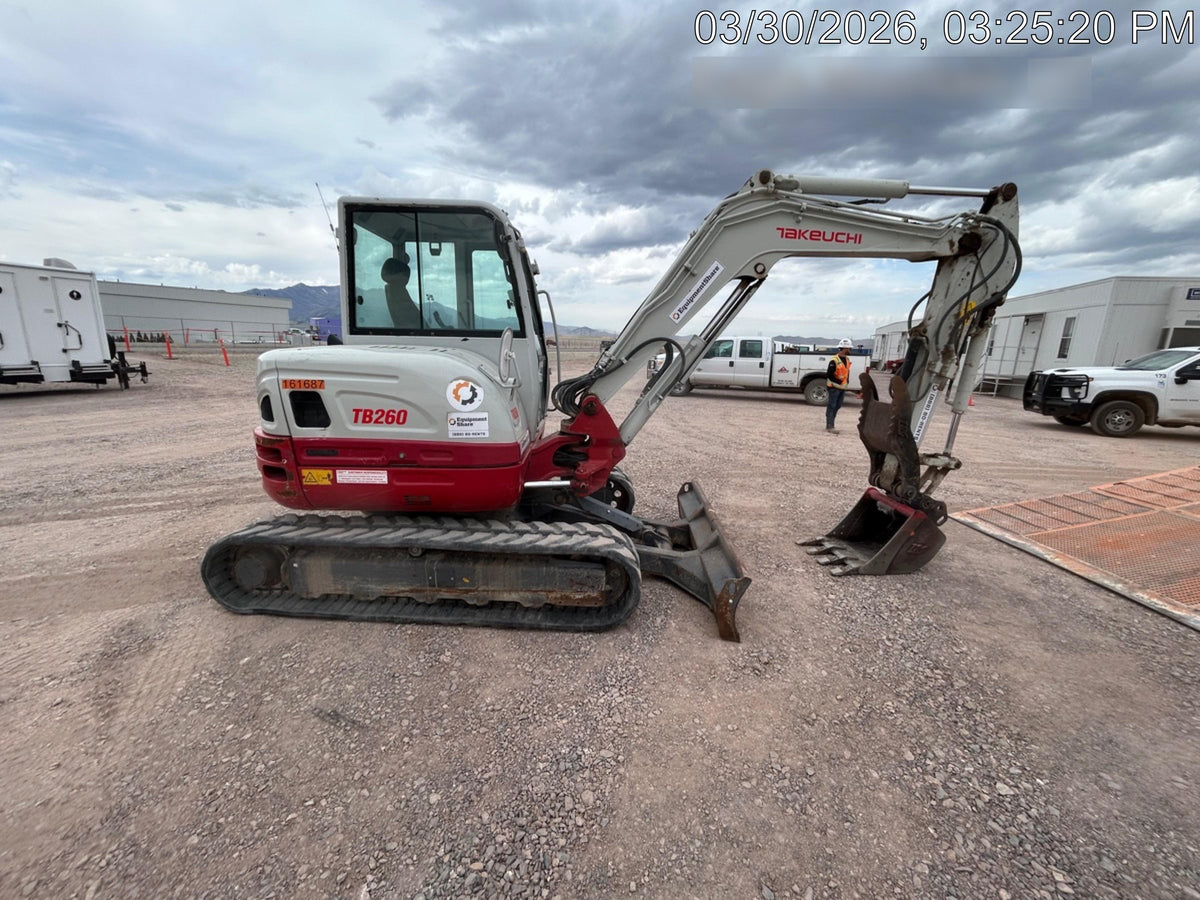 2021 TAKEUCHI TB260