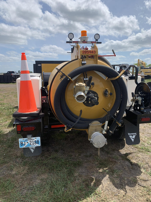 2022 Vac-Tron LP573XDT T4 Koehler Diesel Engine, 500 Gallon Debris Tank, x2 100 Gallon Water Tanks